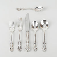 1847 ROGERS BROS Orleans Silver Plate Flatware 11 Place Settings Plus Extras