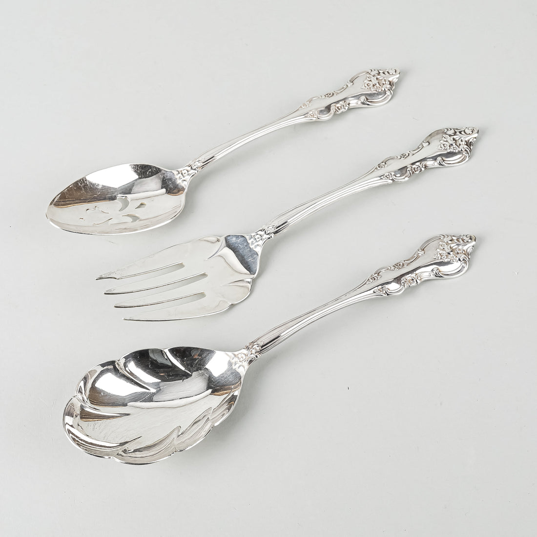1847 ROGERS BROS Orleans Silver Plate Flatware 11 Place Settings Plus Extras