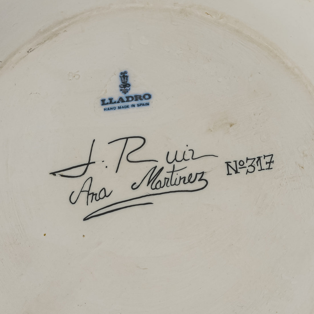 LLADRO J.Ruiz/Ana Martinez Vase - Chicken Motif