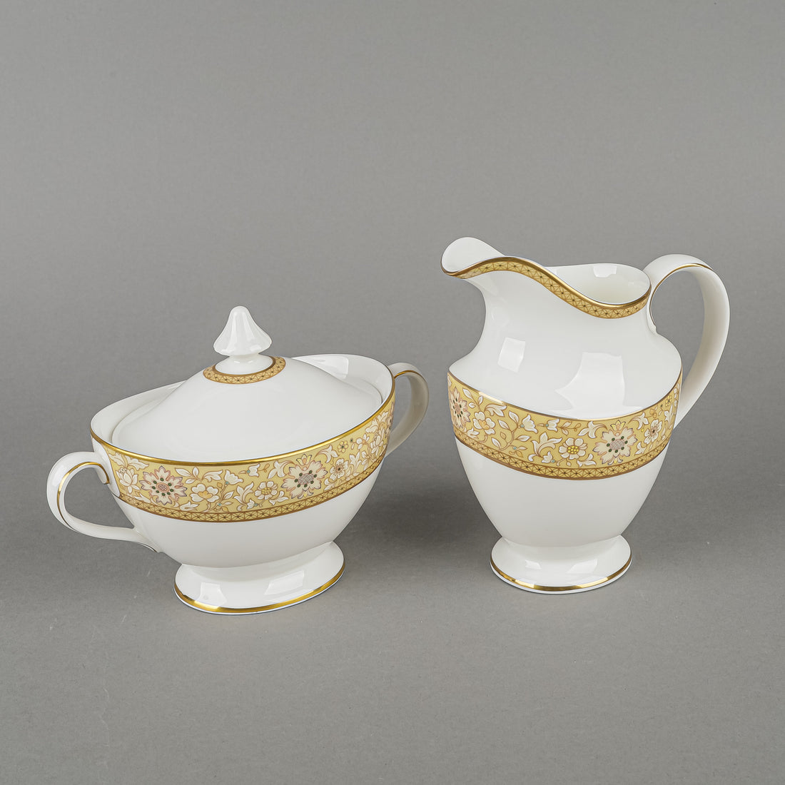 ROYAL DOULTON Woodside H2059 41 Pieces