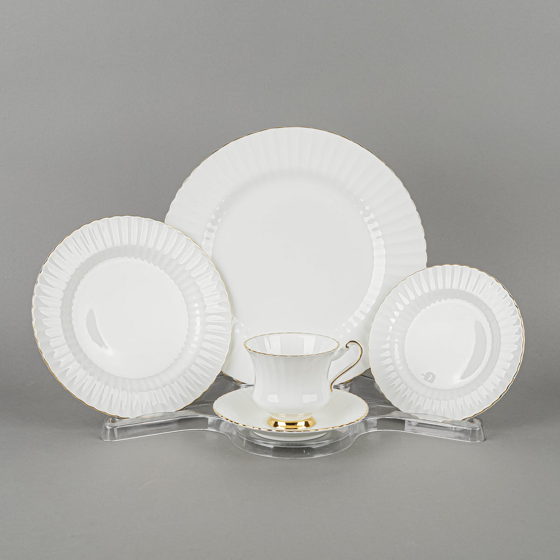 PARAGON 498 White With Gold Trim 8 Place Settings Plus Extras