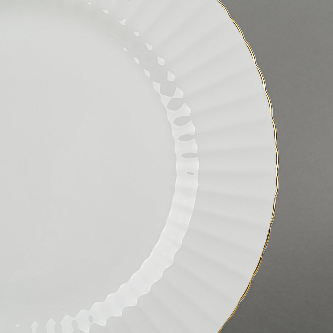 PARAGON 498 White With Gold Trim 8 Place Settings Plus Extras