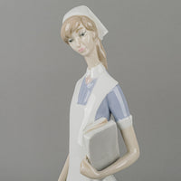 LLADRO Figurine Nurse 4603