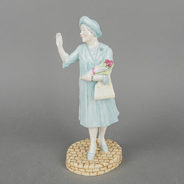 ROYAL DOULTON Figurine HM Queen Elizabeth The Queen Mother HN 4086