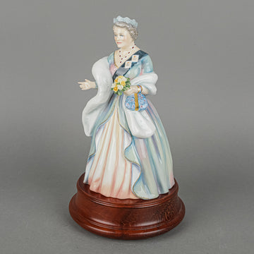 ROYAL DOULTON Figurine HM Queen Elizabeth The Queen Mother HN 3189