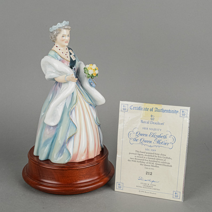 ROYAL DOULTON Figurine HM Queen Elizabeth The Queen Mother HN 3189