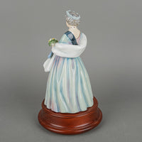 ROYAL DOULTON Figurine HM Queen Elizabeth The Queen Mother HN 3189