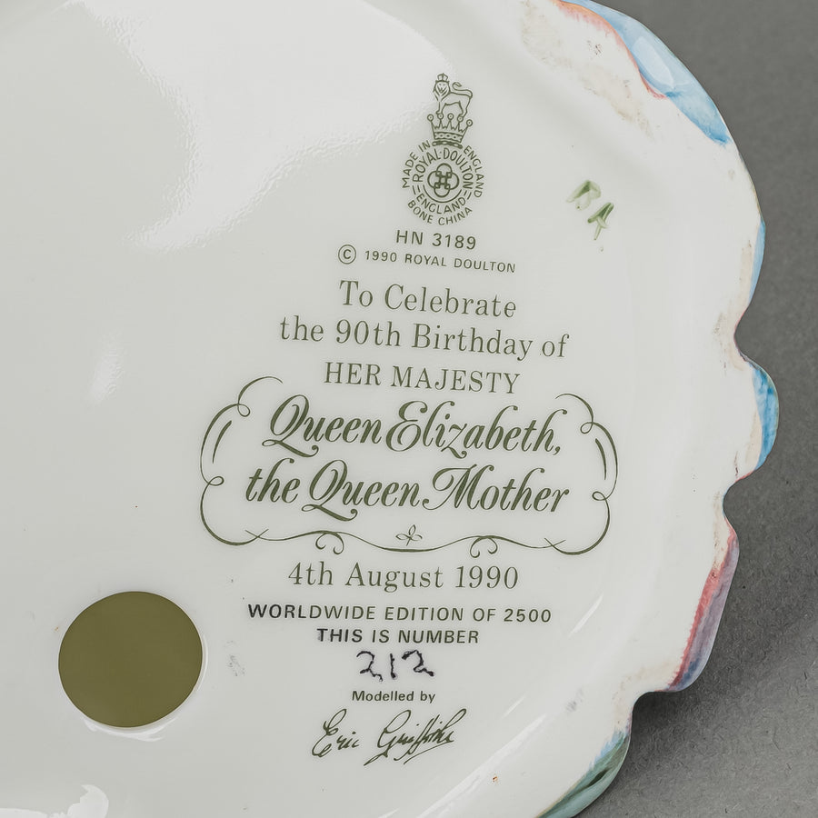 ROYAL DOULTON Figurine HM Queen Elizabeth The Queen Mother HN 3189