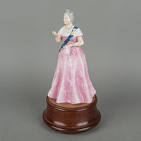ROYAL DOULTON Figurine HM Queen Elizabeth The Queen Mother HN 2882