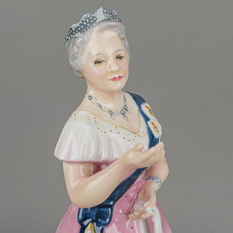 ROYAL DOULTON Figurine HM Queen Elizabeth The Queen Mother HN 2882