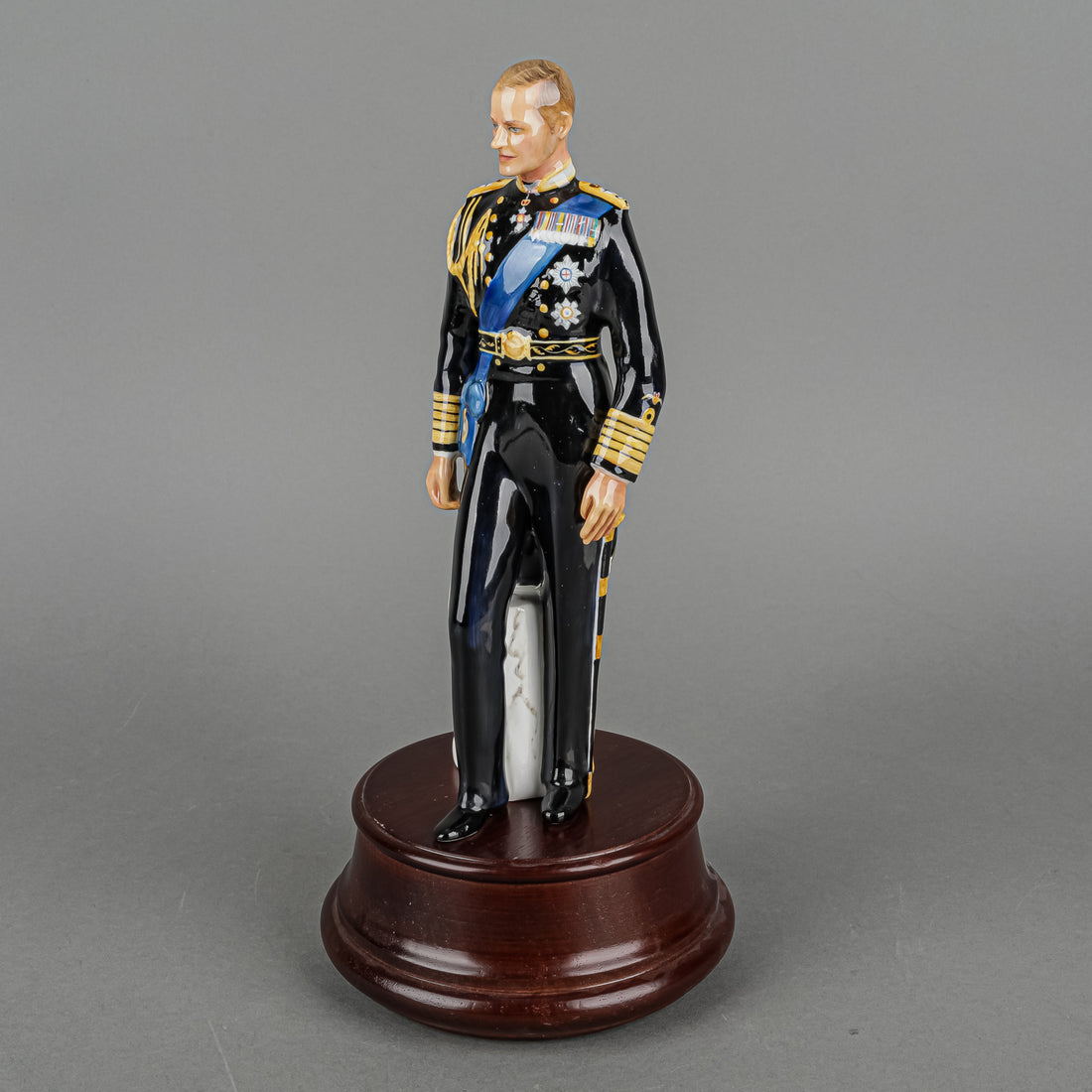 ROYAL DOULTON Figurine HRH Prince Philip Duke Of Edinburgh HN 2386