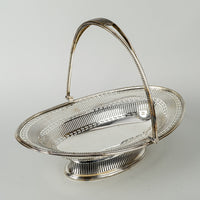 BARKER BROS Silver Plate Pierced Oval Basket w/Handle 31307