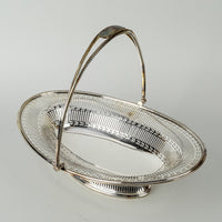 BARKER BROS Silver Plate Pierced Oval Basket w/Handle 31307