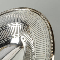 BARKER BROS Silver Plate Pierced Oval Basket w/Handle 31307