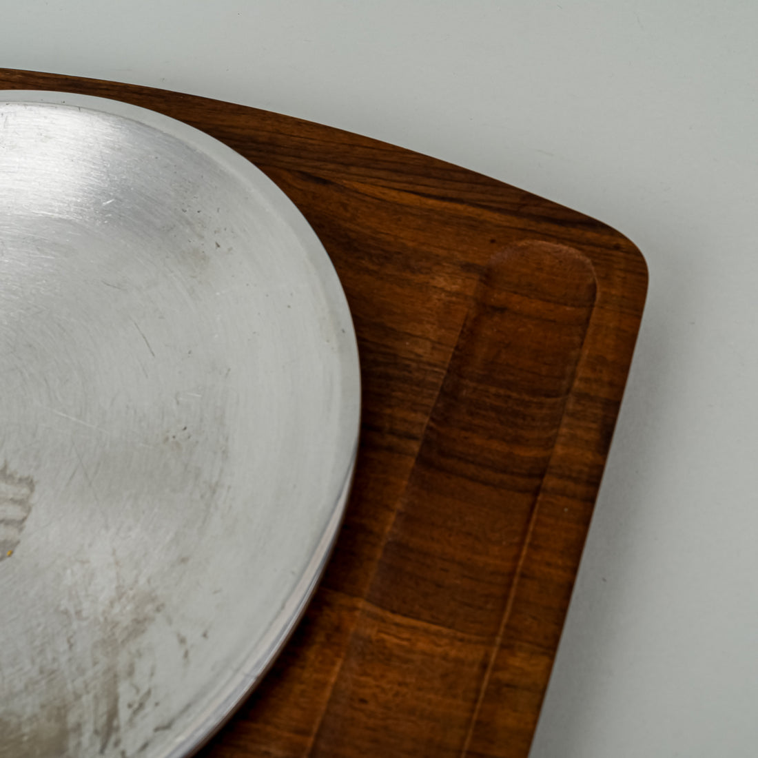 GLADMARK Wood & Metal Steak Plates w/Napkin Rings 24pcs