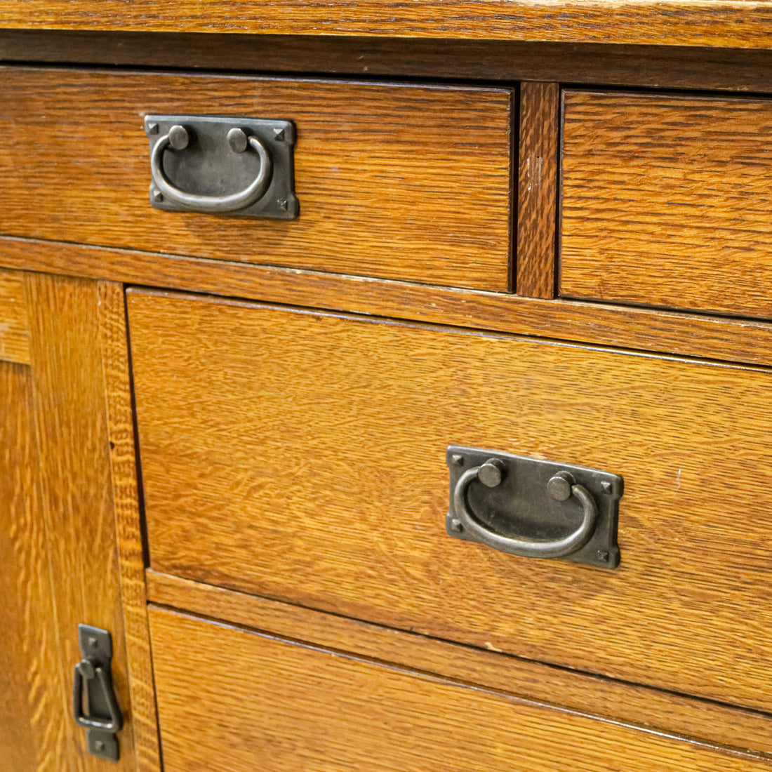BASSETT Mission Oak China Cabinet