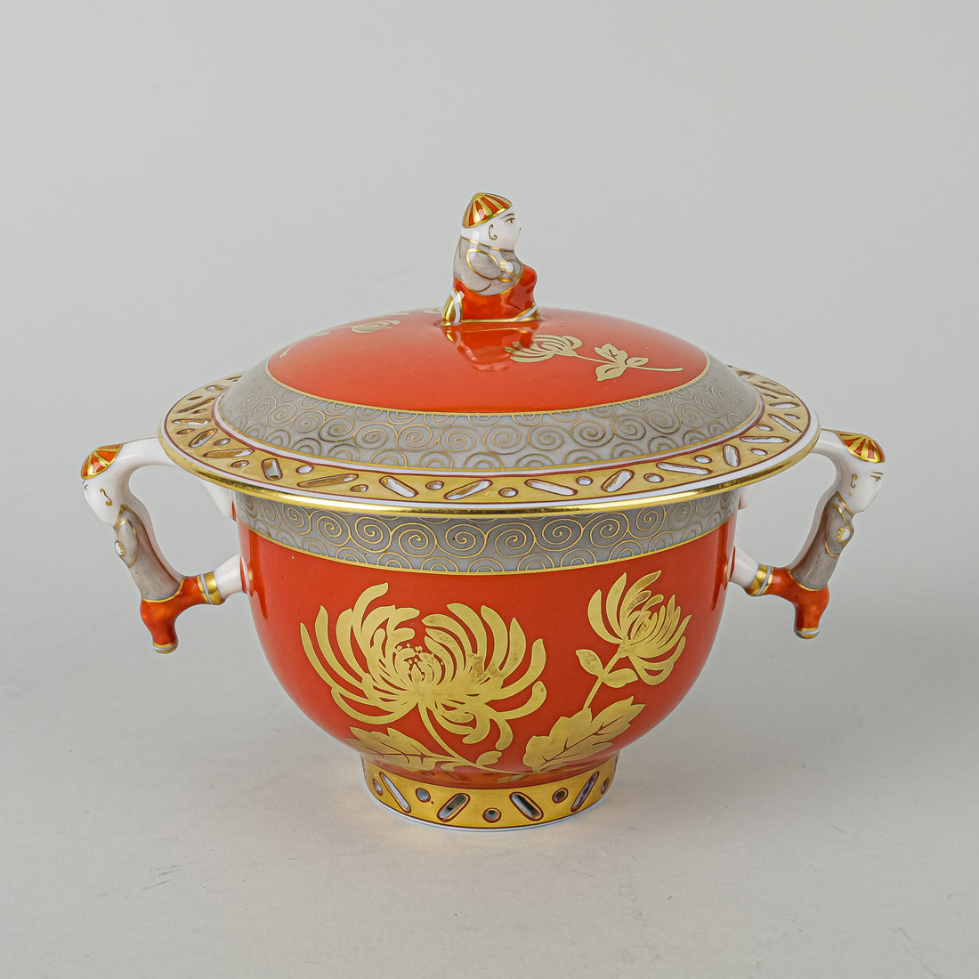 HEREND Golden Chrysanthemum Cup & Saucer 336