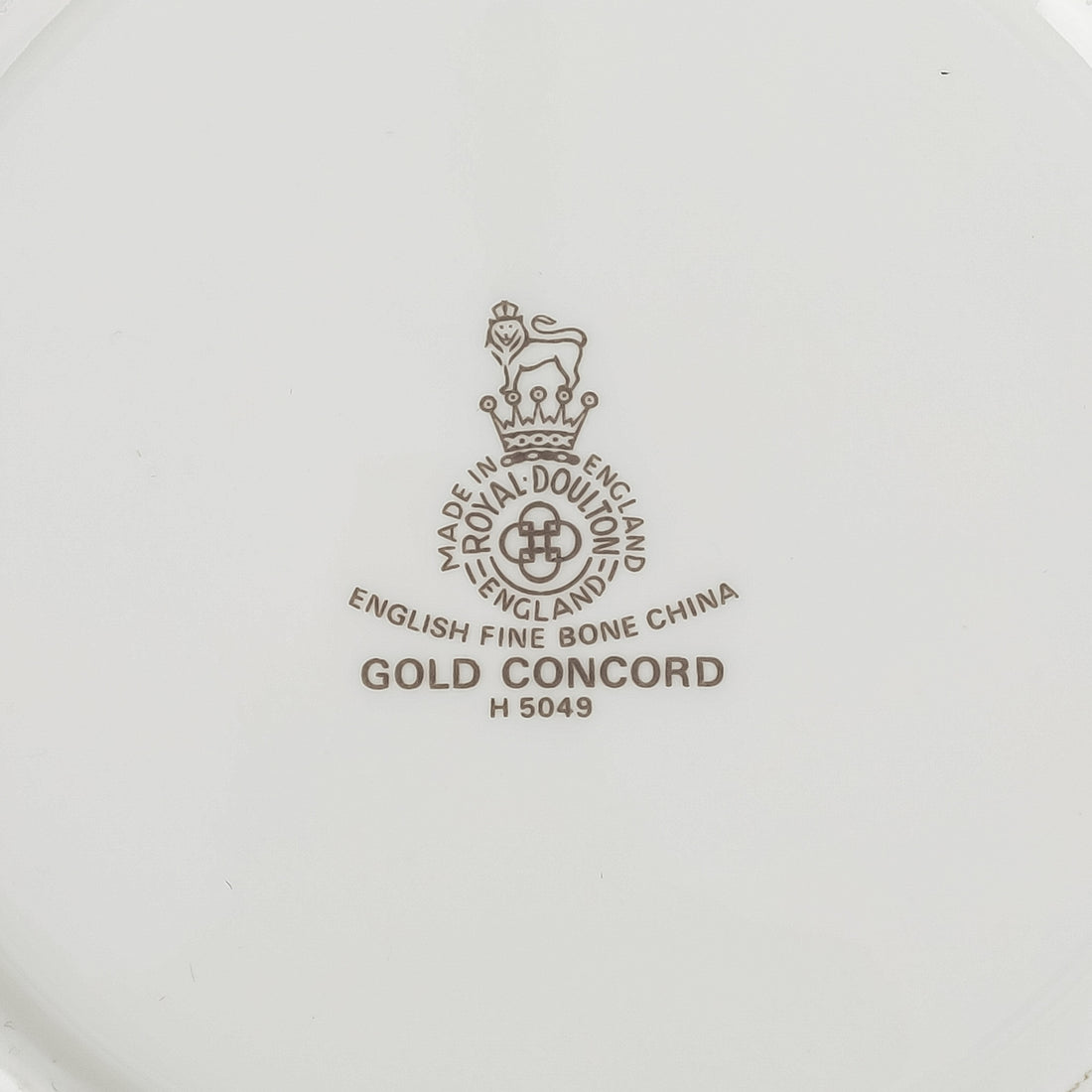 ROYAL DOULTON Gold Concord H5049 Soup Plates Set of 6