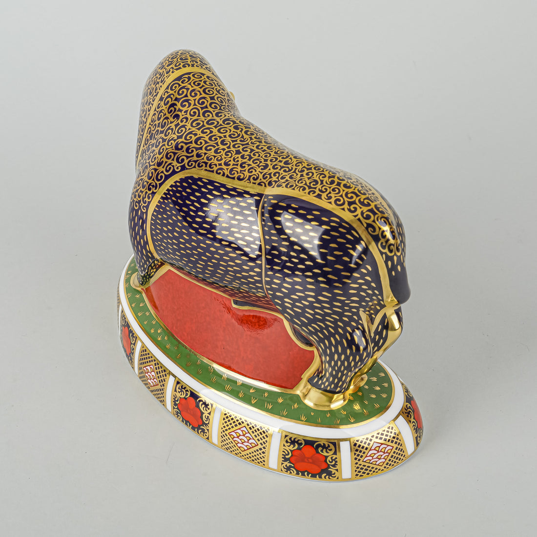 ROYAL CROWN DERBY Paperweight Bull - Old Imari Accent