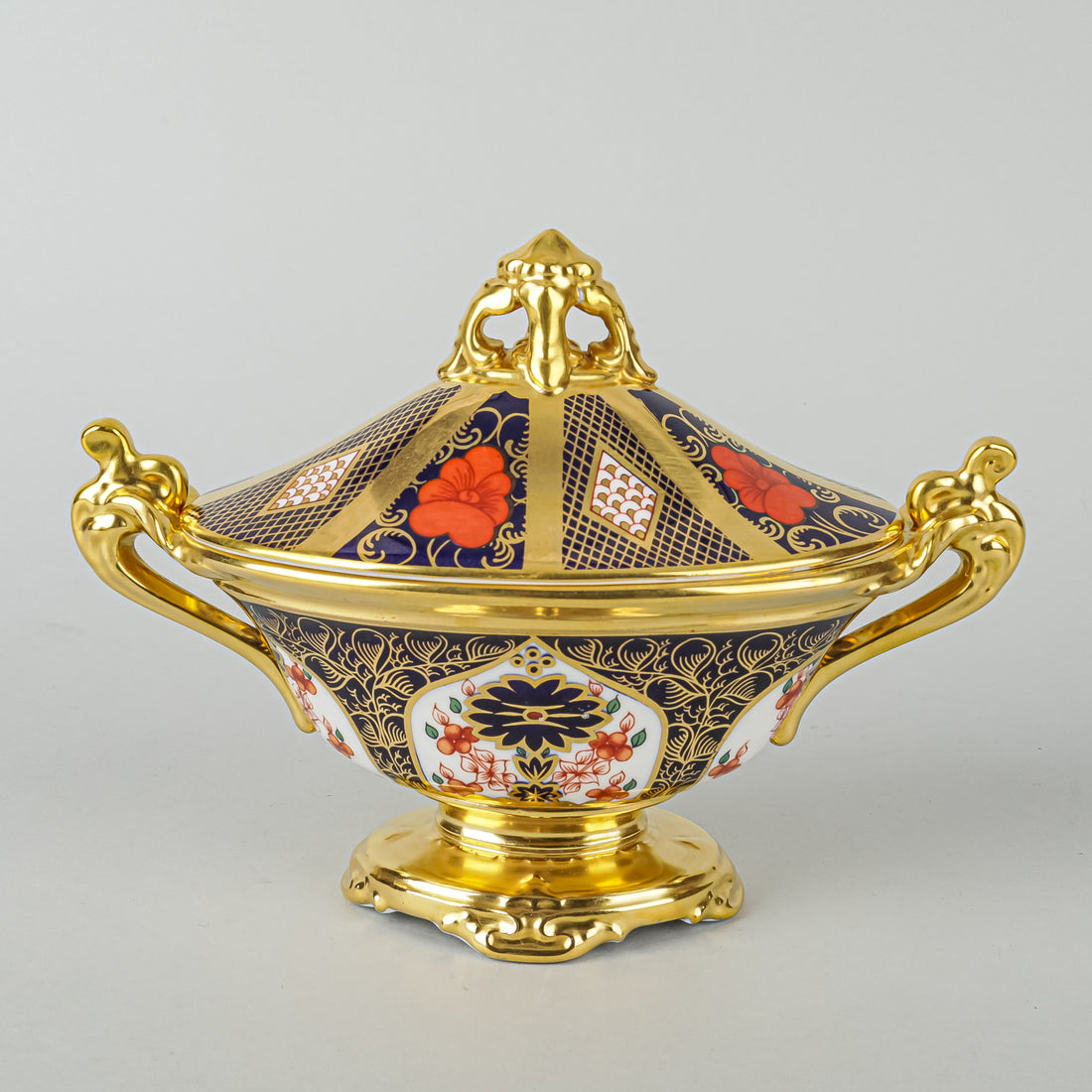 ROYAL CROWN DERBY Old Imari Gold 1128 Lidded Sugar Box - Urn Shape