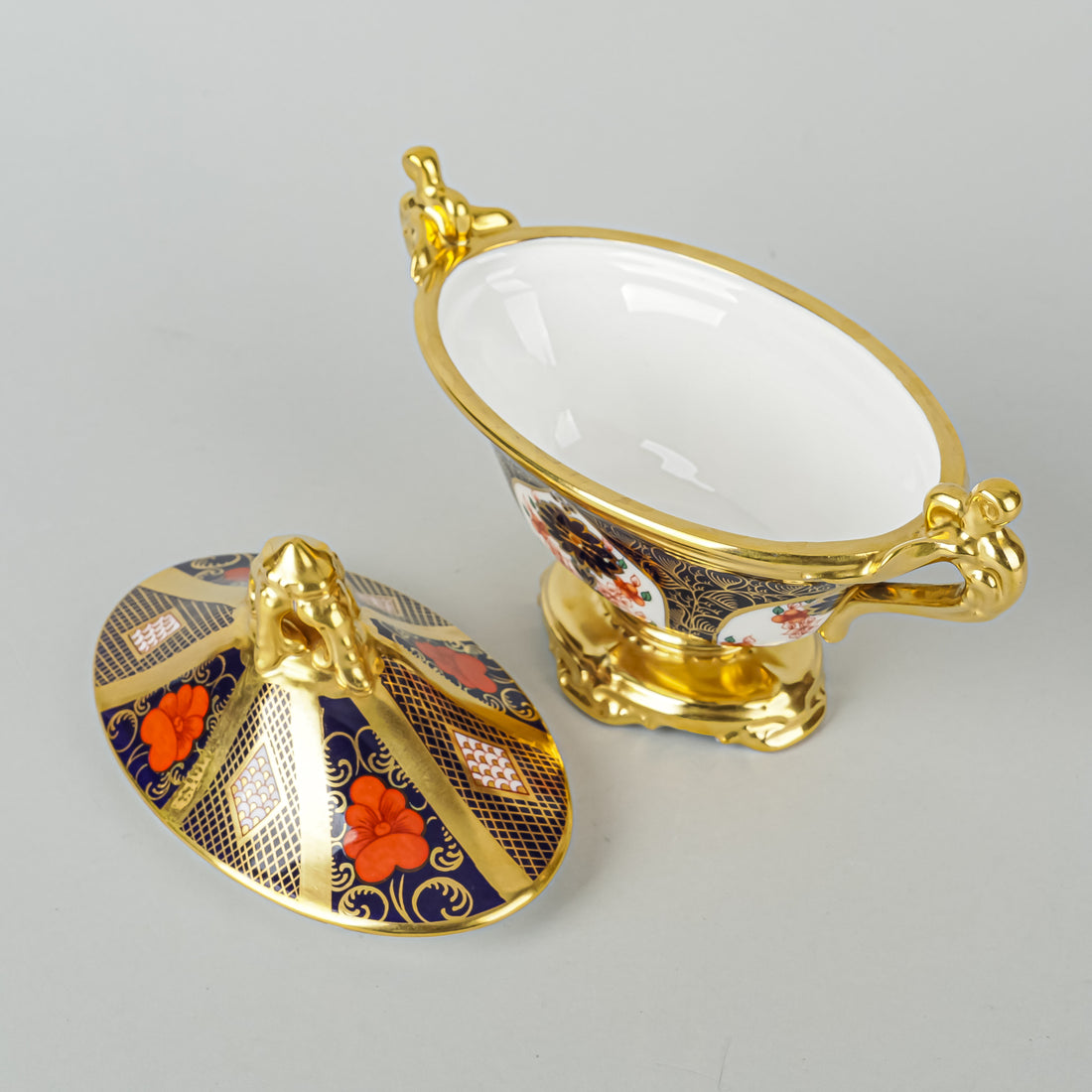 ROYAL CROWN DERBY Old Imari Gold 1128 Lidded Sugar Box - Urn Shape
