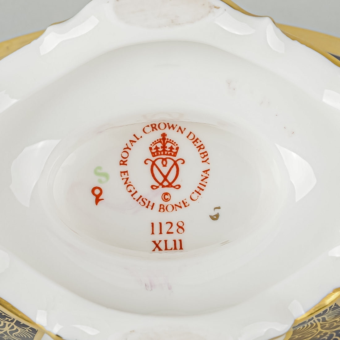 ROYAL CROWN DERBY Old Imari Gold 1128 Lidded Sugar Box - Urn Shape