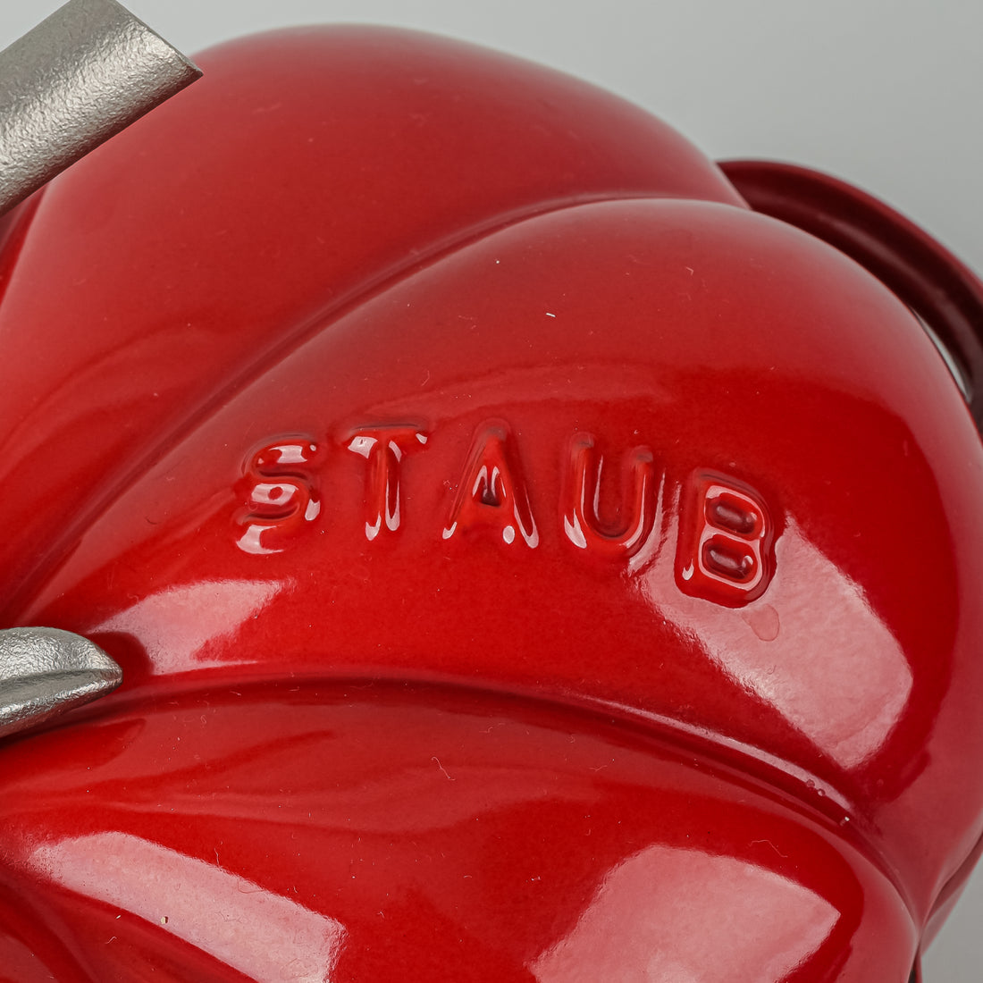 STAUB Enamel Cast Iron Cocotte Tomato