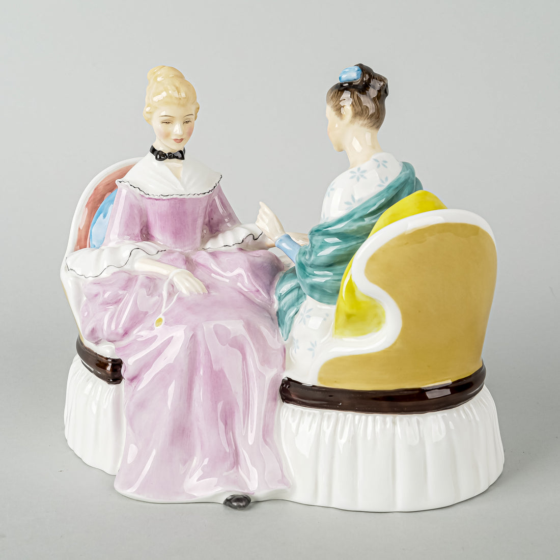 ROYAL DOULTON Figurine Heart To Heart HN 2276
