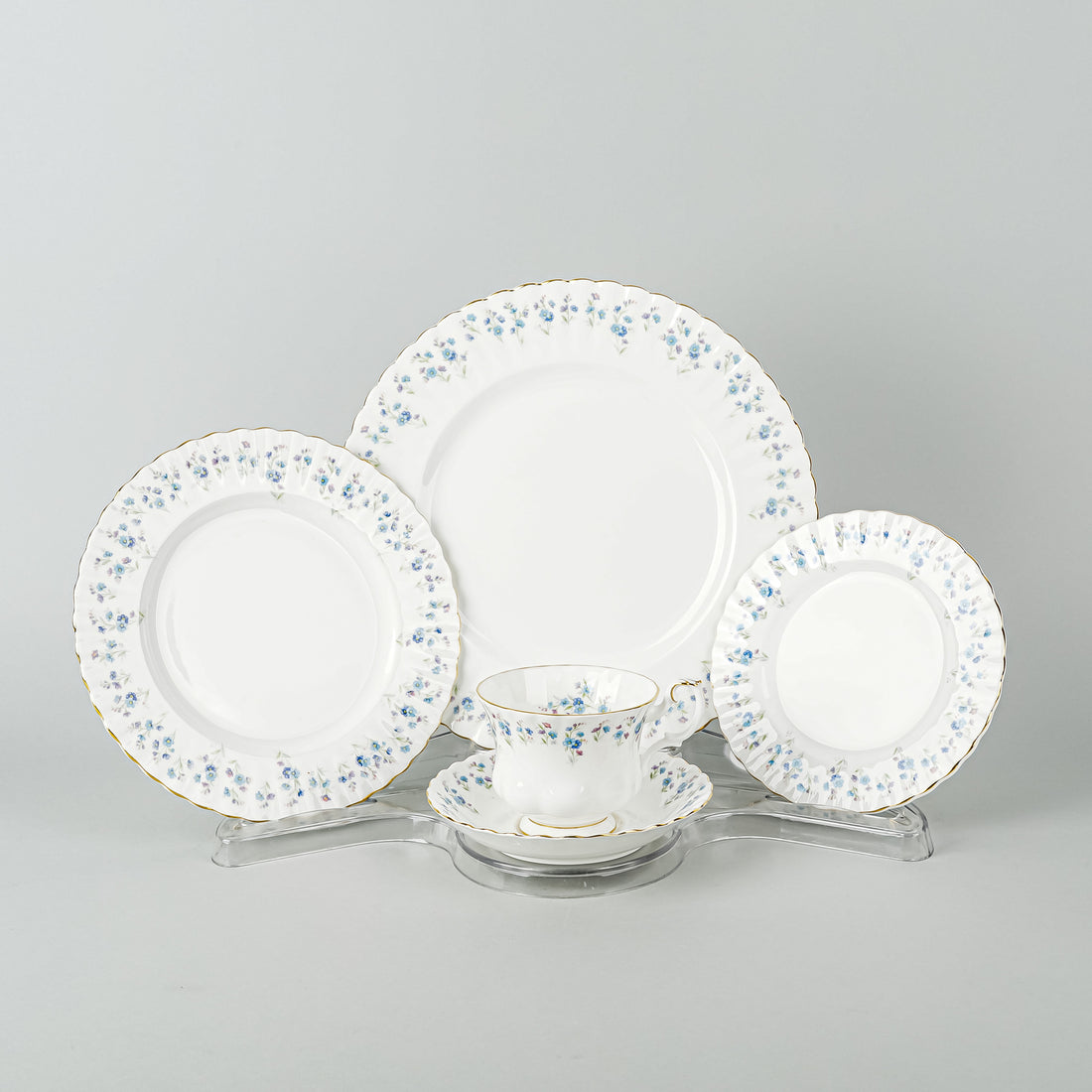 ROYAL ALBERT Memory Lane 7 Place Settings Plus Extras