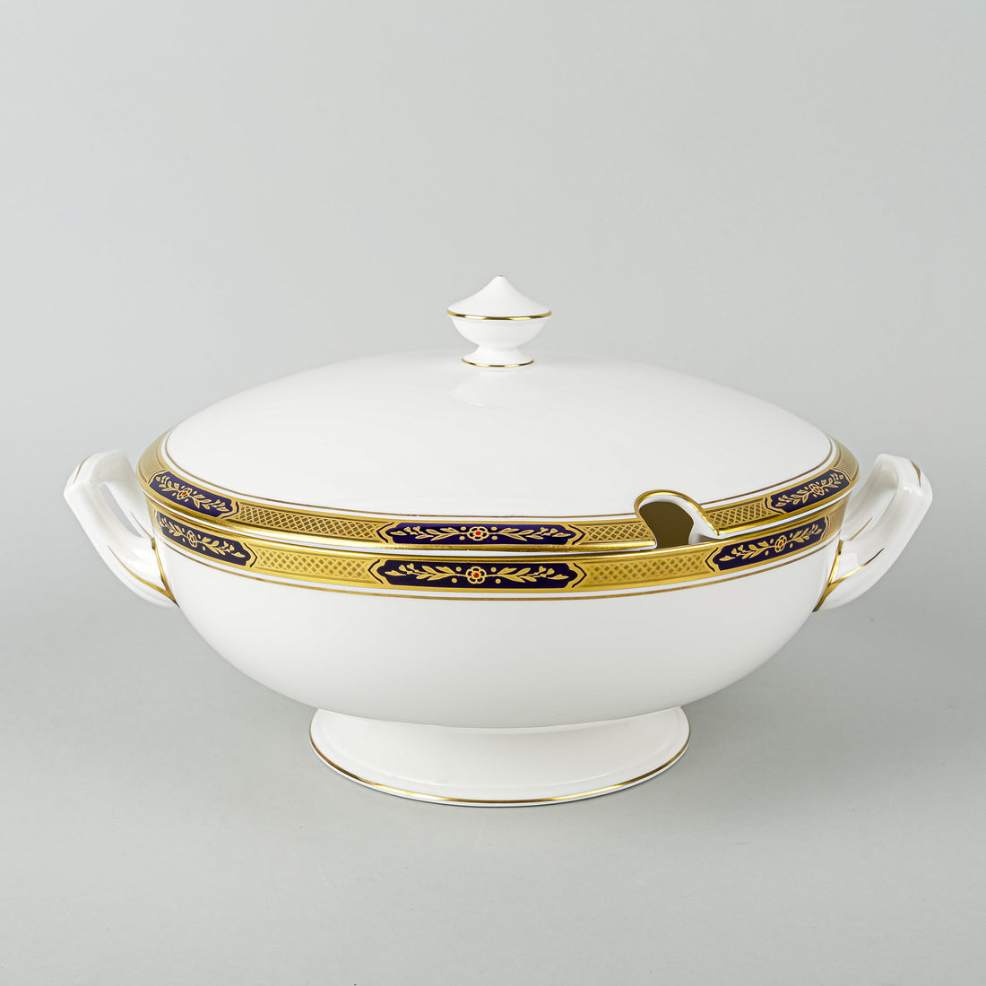 ROYAL WORCESTER Sovereign Lidded Soup Tureen