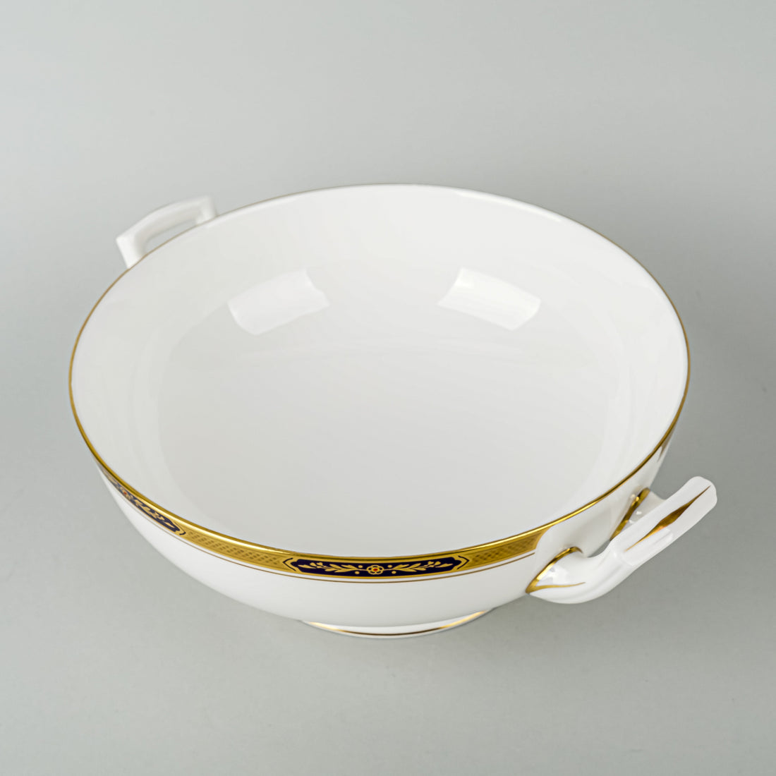 ROYAL WORCESTER Sovereign Lidded Soup Tureen