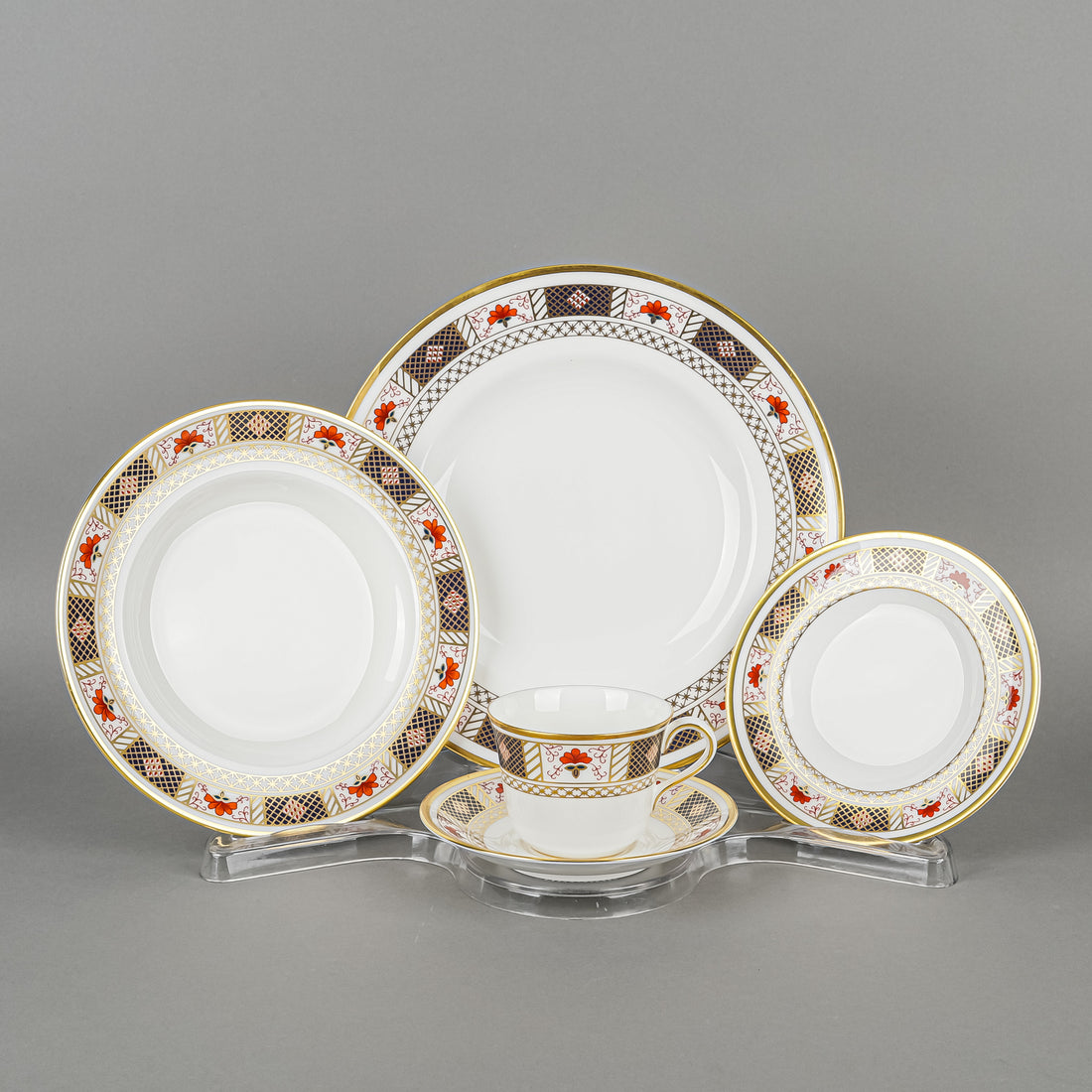 ROYAL CROWN DERBY Derby Border A1253 12 Place Settings