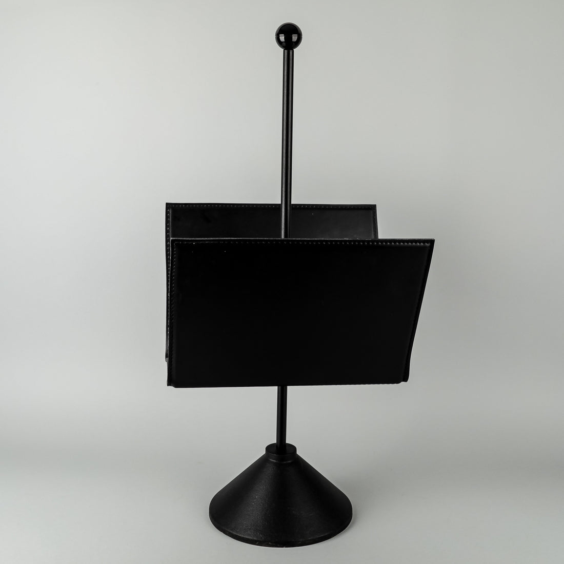 PORADA ARRETI Black Steel & Leather Magazine Rack