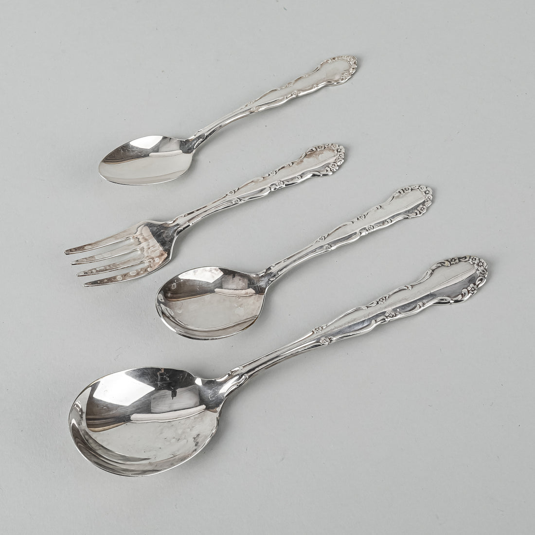 1881 ROGERS Flirtation Silver Plate Flatware 15 Place Settings Plus Extras
