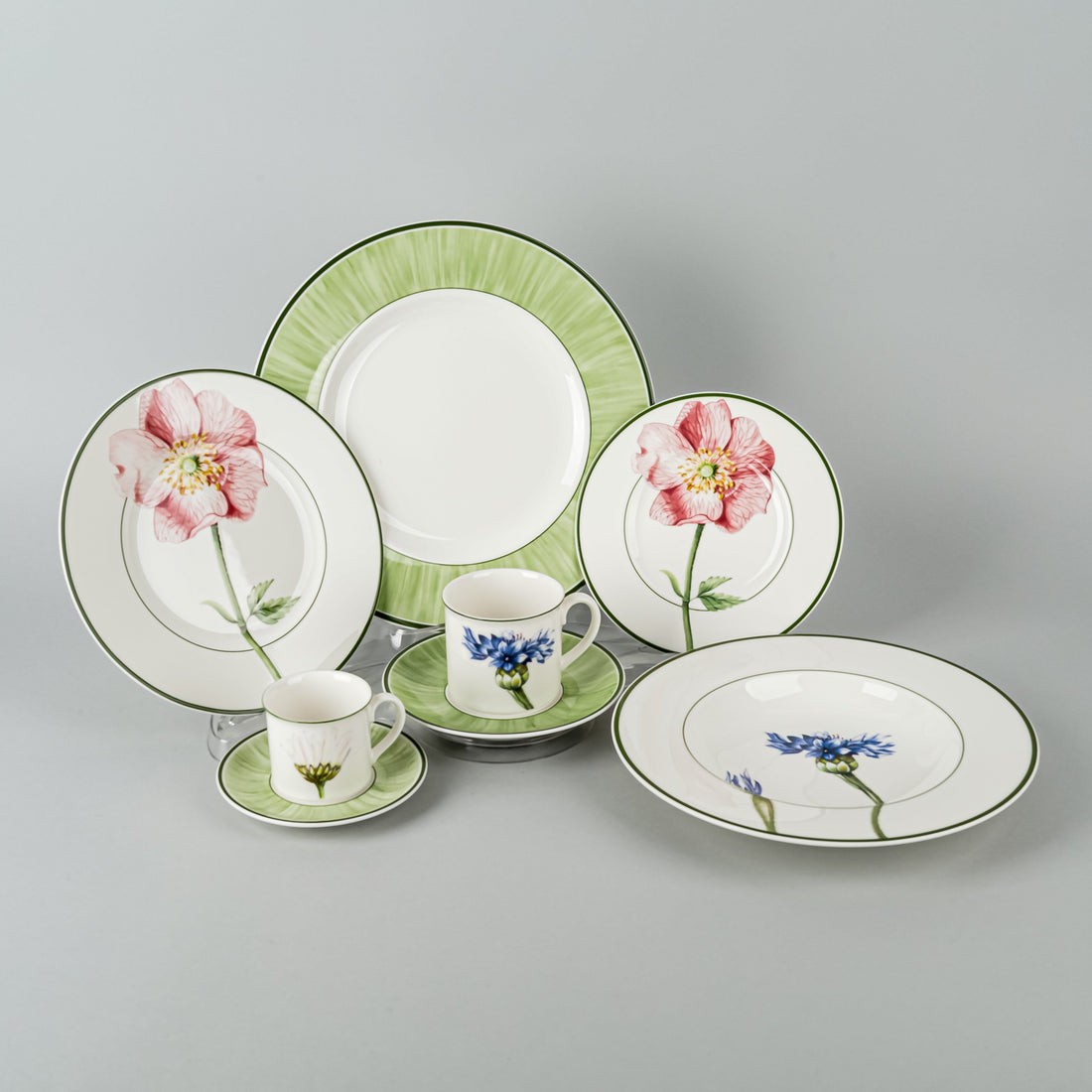 VILLEROY & BOCH Flora 8 Place Settings Plus Extras