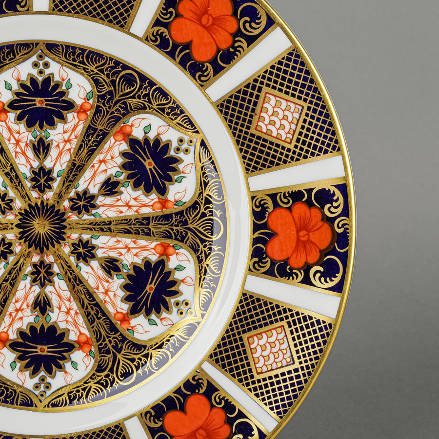 ROYAL CROWN DERBY Old Imari 1128 Salad/Dessert Plate