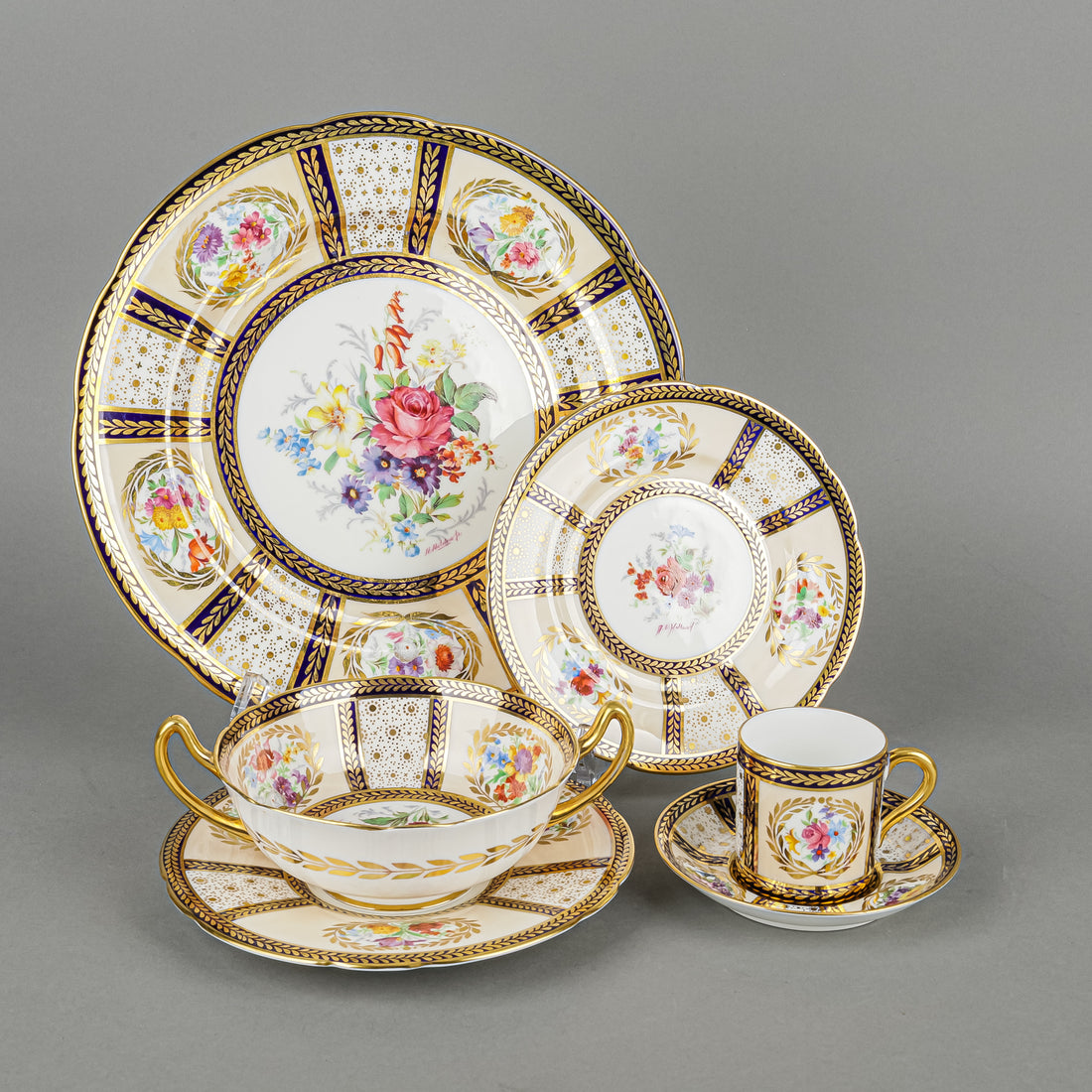 PARAGON Queen Mary 35 Pieces
