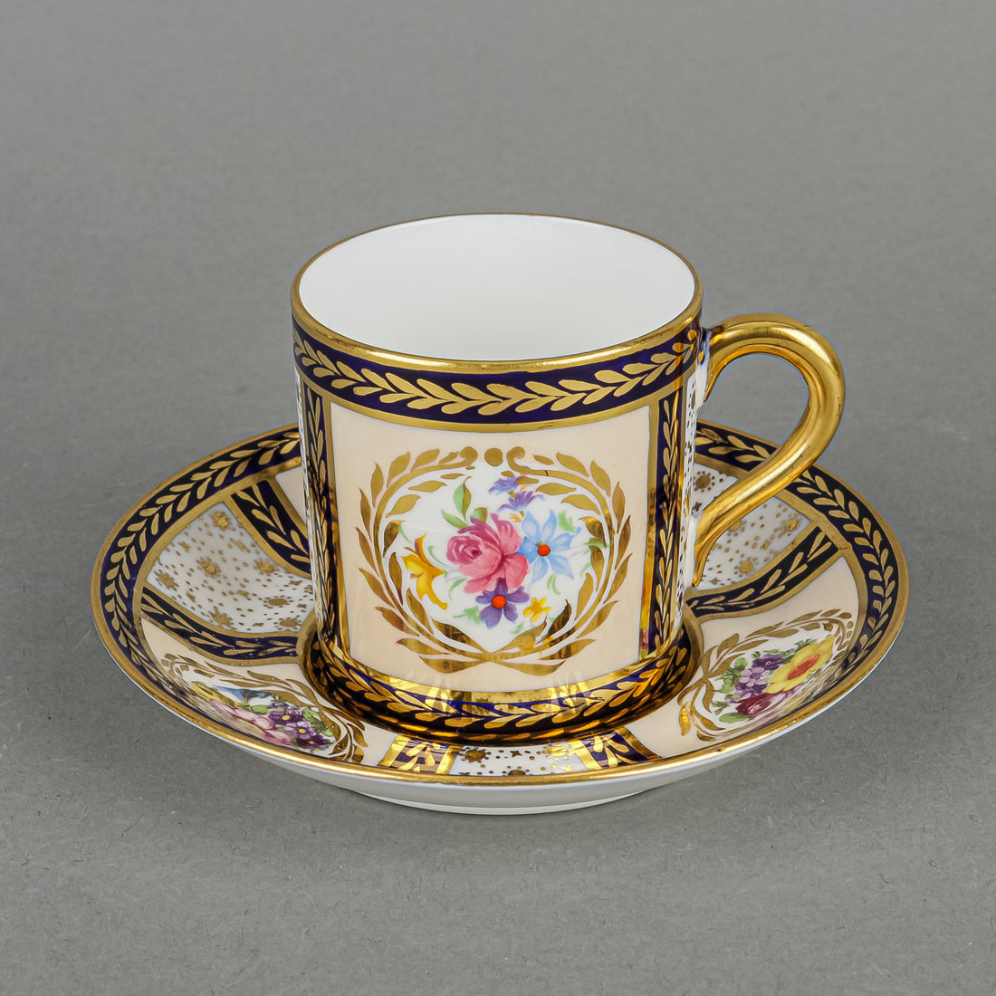 PARAGON Queen Mary 35 Pieces