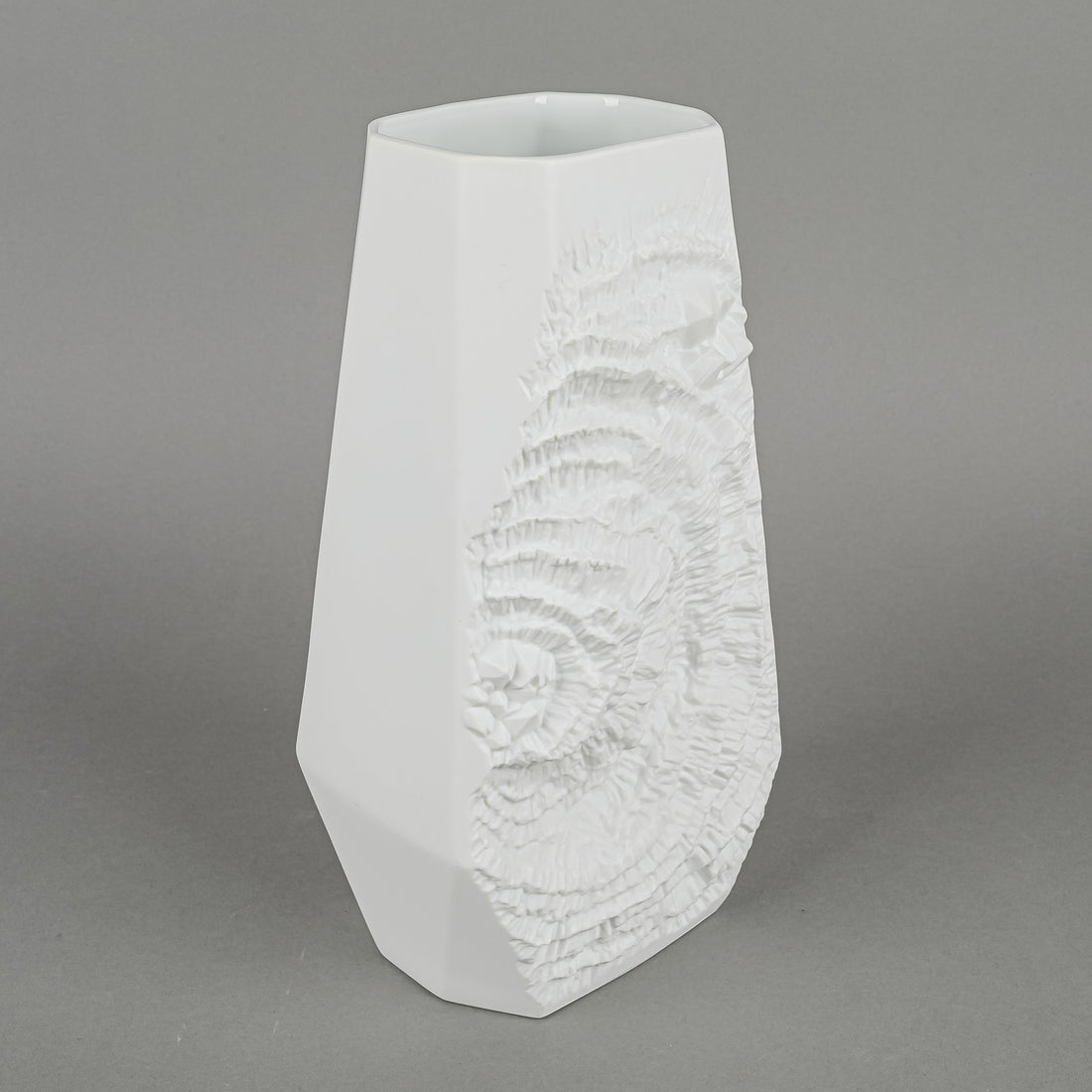 KAISER Fossil White Bisque Optical Art Vase 276/1