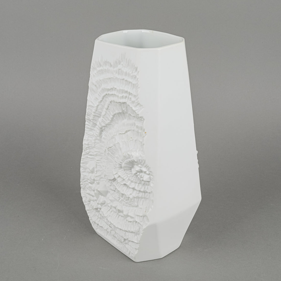 KAISER Fossil White Bisque Optical Art Vase 276/1