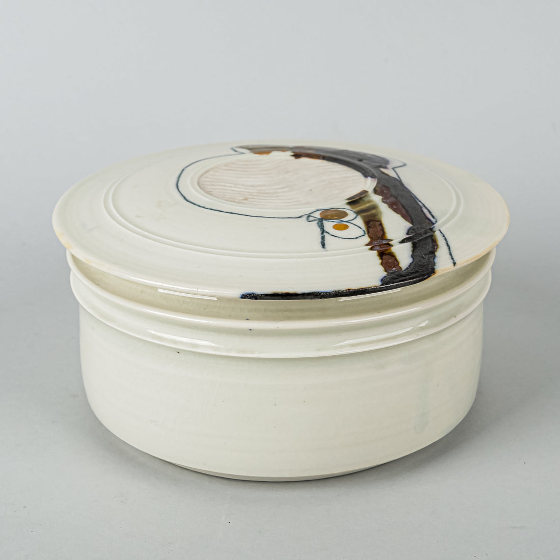 KAYO O'YOUNG Art Pottery Round Covered Box
