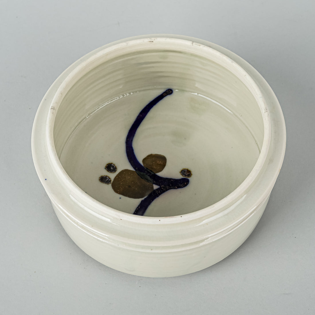 KAYO O'YOUNG Art Pottery Round Covered Box