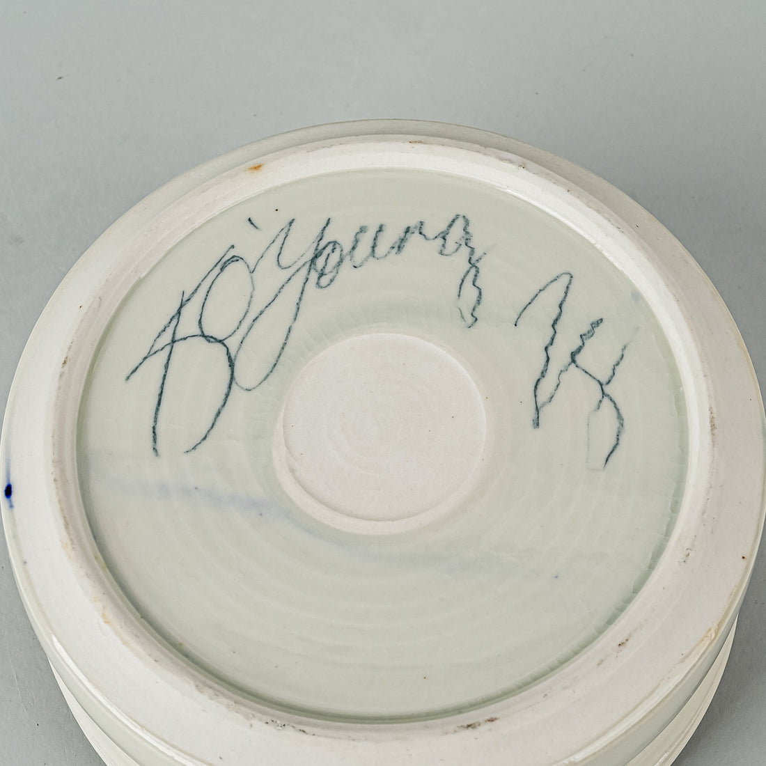 KAYO O'YOUNG Art Pottery Round Covered Box