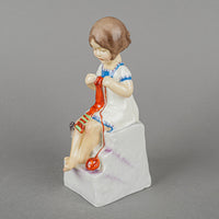 ROYAL WORCESTER Figurine Saturdays Child Works Hard 3262