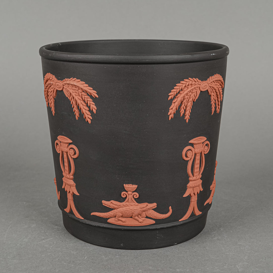 WEDGWOOD Red On Basalt Black Jasperware Cachepot