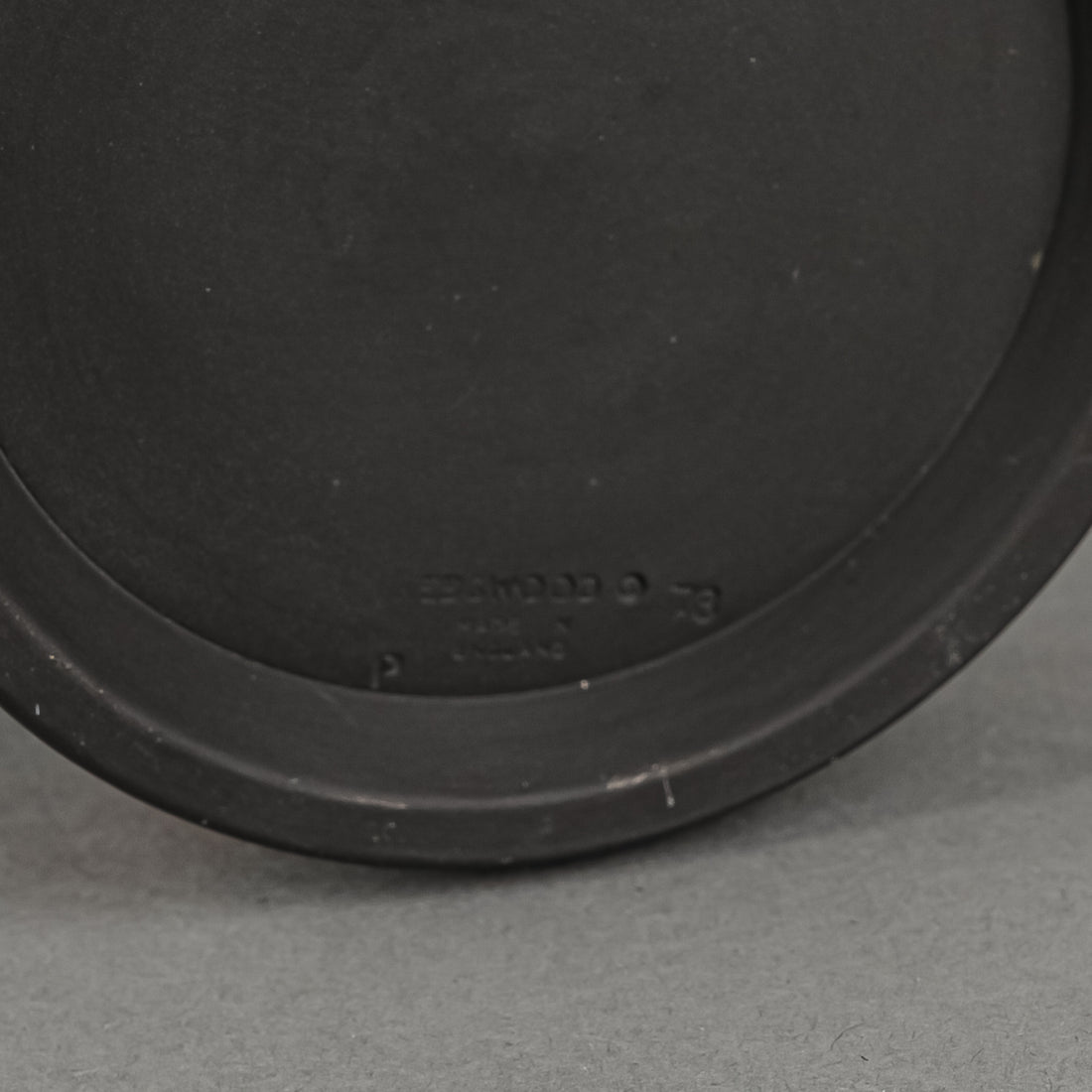 WEDGWOOD Red On Basalt Black Jasperware Cachepot