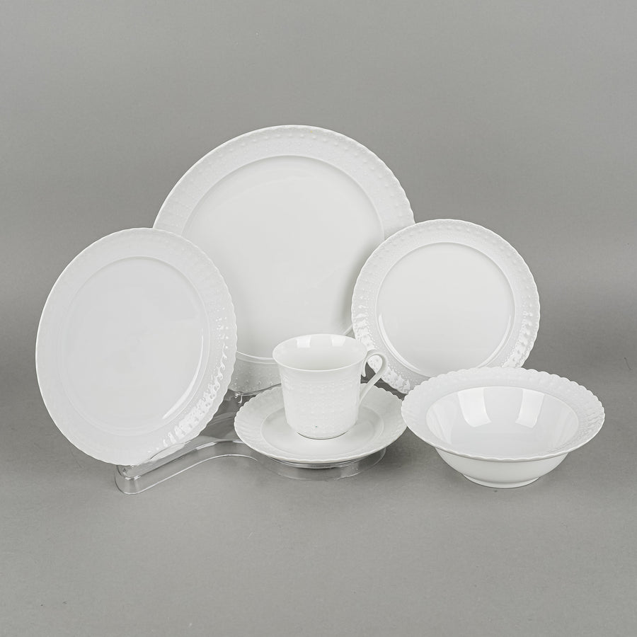 TIRSCHENREUTH Mozart White 8 Place Settings Plus Extras