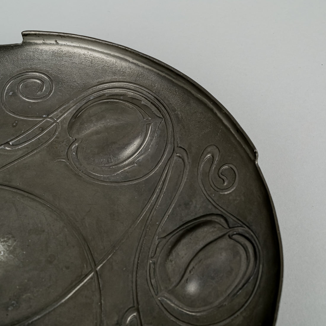 LIBERTY & CO Archibald Knox TUDRIC Pewter Dish 044