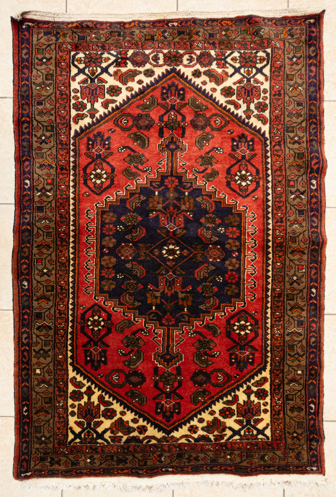 Hand Knotted Wool Zanjan Persian Rug-Single Fringe