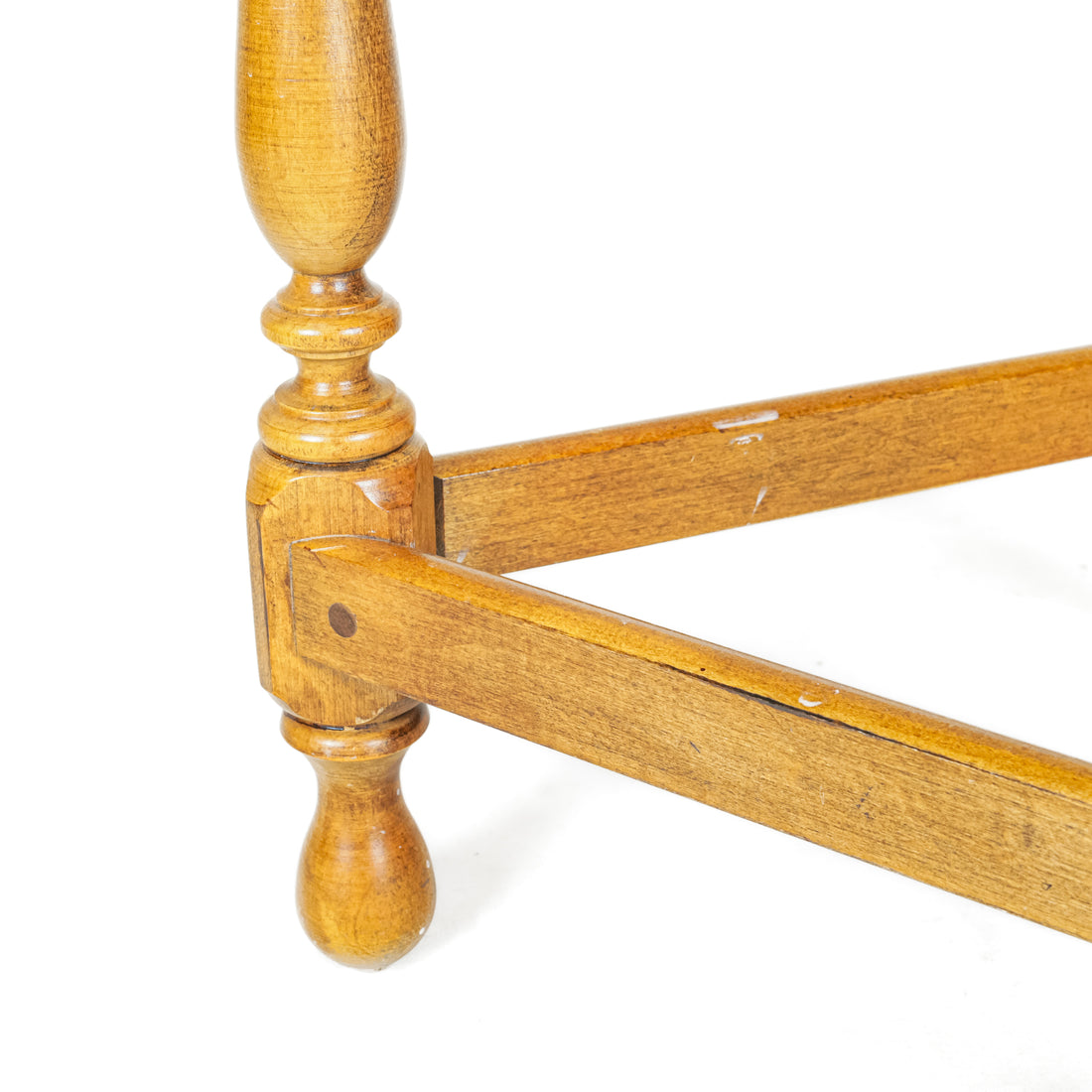 ETHAN ALLEN Maple Tri-lobe End Table